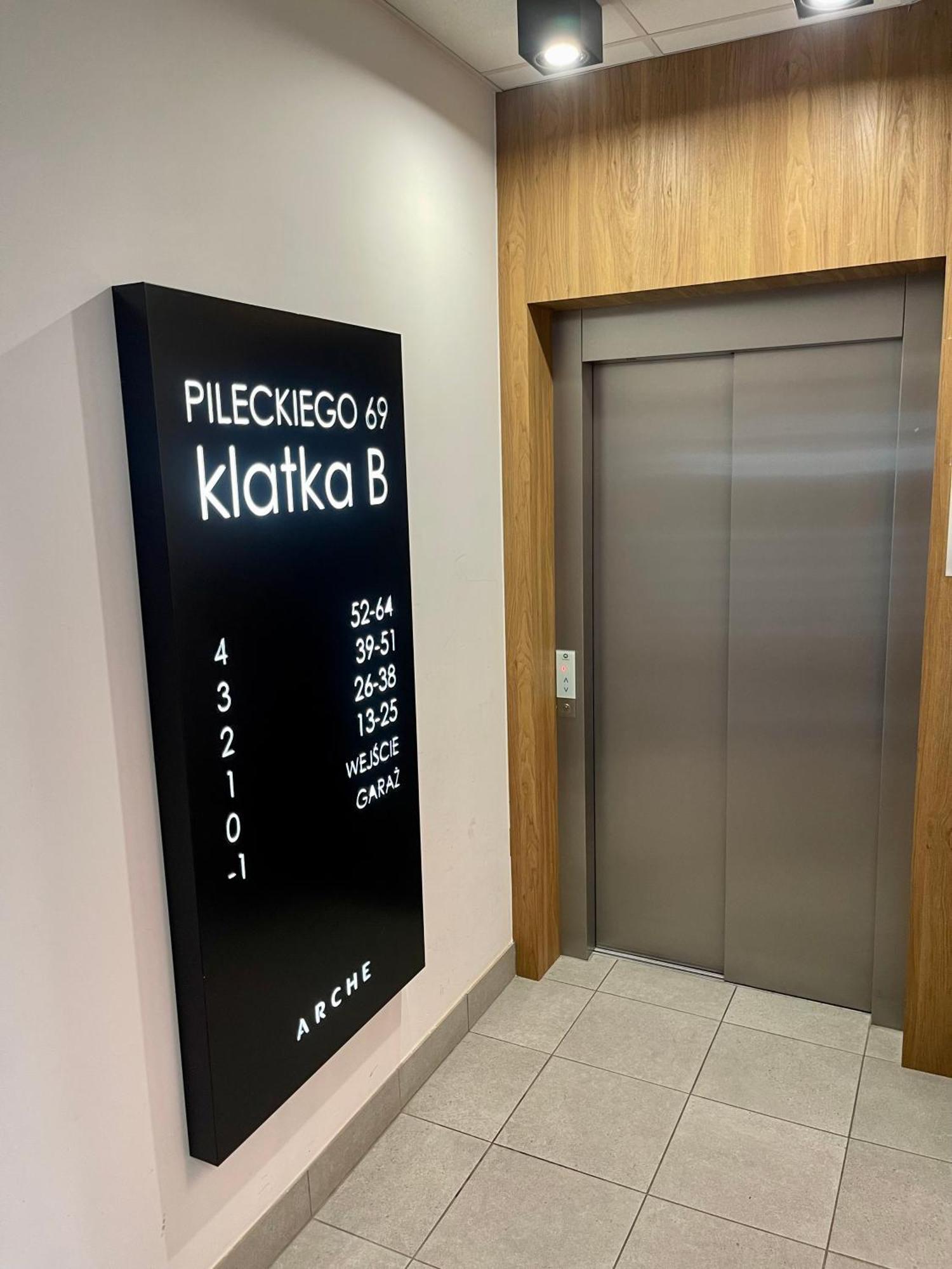 Time&House Pileckiego Przy Centrum Onkologi I Klinice Novum Apartament Na Wylacznosc Pokoj,Sypialnia,Lozko, Lazienka,Kuchnia Leilighet Warszawa Eksteriør bilde