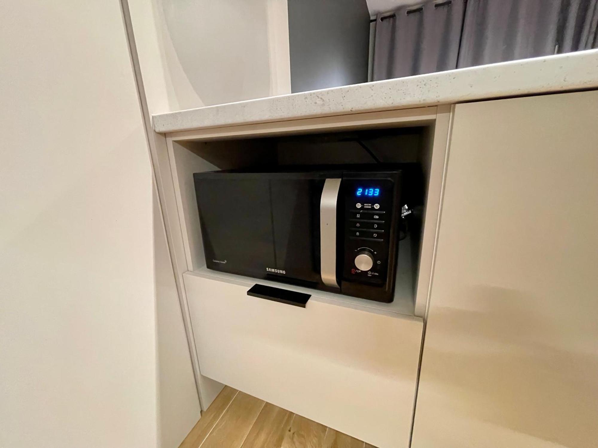 Time&House Pileckiego Przy Centrum Onkologi I Klinice Novum Apartament Na Wylacznosc Pokoj,Sypialnia,Lozko, Lazienka,Kuchnia Leilighet Warszawa Eksteriør bilde